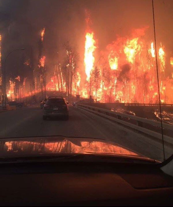 الحرائق تتسبب باعلان الطوارئ في البرتا بعد اخلاء مدينة كندية كاملة صورة رقم 14