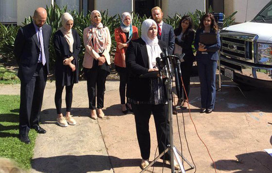 محجبات يتحدين التمييز الديني ويرفعن شكوى ضد مضطهدينهن الامريكيين صورة رقم 4