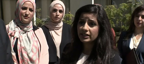 محجبات يتحدين التمييز الديني ويرفعن شكوى ضد مضطهدينهن الامريكيين صورة رقم 2