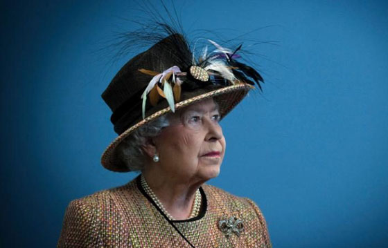 مصرع مصممة قبعات الملكة اليزابيث في حادث مرور صورة رقم 11