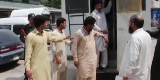 اعدام فتاة باكستانية حرقا لانها حرضت صديقتها على الهرب مع حبيبها صورة رقم 2 اعدام فتاة باكستانية حرقا لانها حرضت صديقتها على الهرب مع حبيبها صورة رقم 2