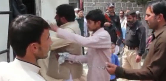 اعدام فتاة باكستانية حرقا لانها حرضت صديقتها على الهرب مع حبيبها صورة رقم 4 اعدام فتاة باكستانية حرقا لانها حرضت صديقتها على الهرب مع حبيبها صورة رقم 4