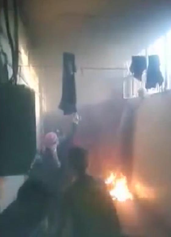 فيديو مسرب.. حالات اختناق في اقتحام سجن حماة لفك عصيان السجناء صورة رقم 2