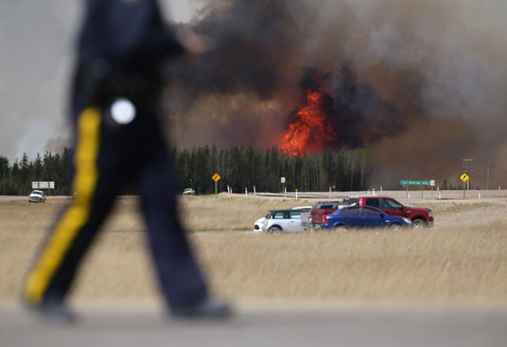 الحريق الوحش في كندا يظهر من الفضاء ولا يزال يستعر منذ 9 ايام صورة رقم 8