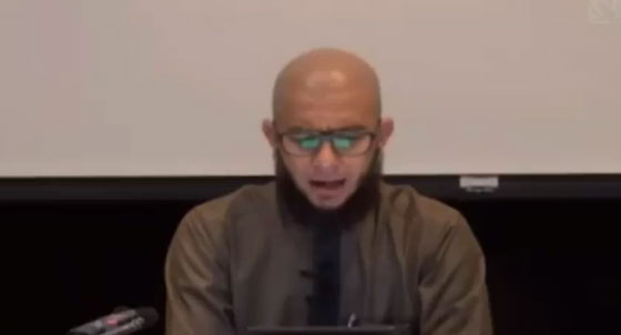 داعية اسلامي يجهل شكل الملائكة والشياطين ويحرمهما على واتس اب صورة رقم 2