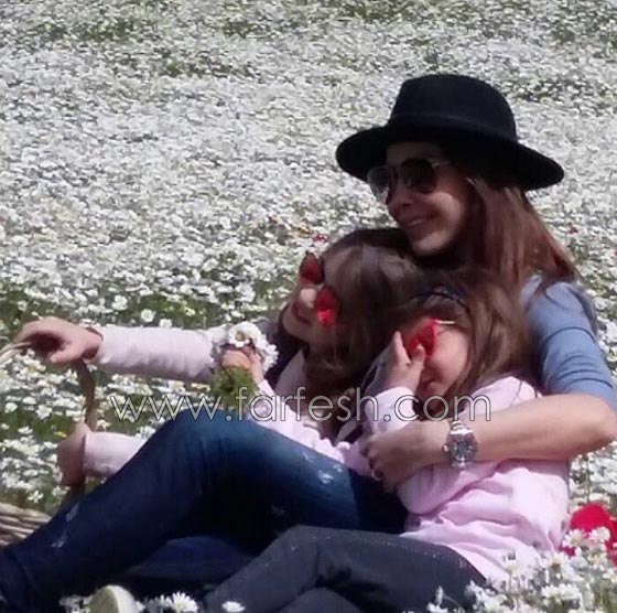 فيديو نانسي عجرم تؤكد: امومتي مشواري وهكذا العب مع إيلا وميلا صورة رقم 6