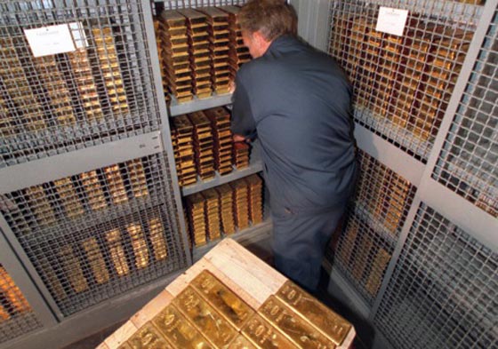 منجم من سبائك الذهب تحت ارصفة احد شوارع عاصمة الضباب صورة رقم 3