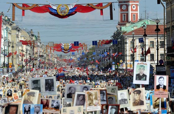 روسيا تحيي ذكرى الانتصار على النازية بعرض عسكري مبهر صورة رقم 5