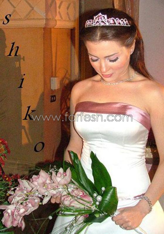 صور فنانات عازبات ارتدين فستان الزفاف أمام الكاميرات فقط صورة رقم 2