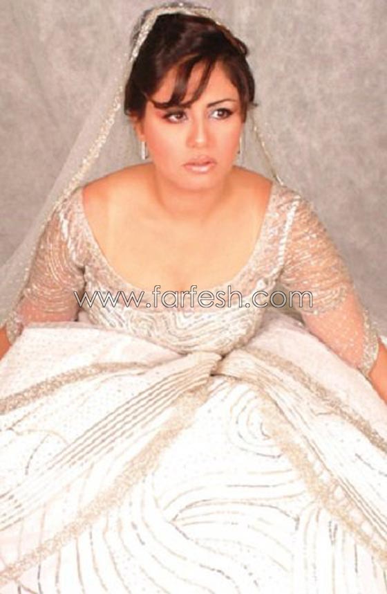 صور فنانات عازبات ارتدين فستان الزفاف أمام الكاميرات فقط صورة رقم 1
