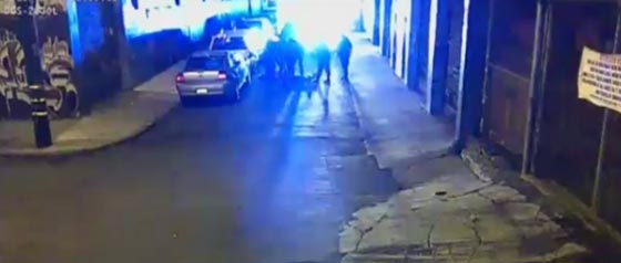 مطاردة عنيفة لمشتبه به.. تنتهي بالضرب المبرح وتكسير العظام!! صورة رقم 3