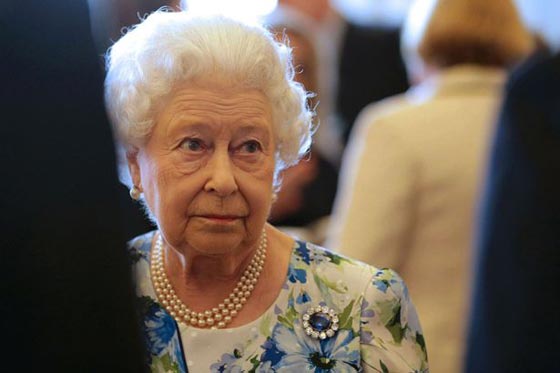 غاية في السرية والصراحة.. الملكة البريطانية تتهم صينيين بالوقاحة صورة رقم 4