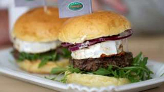 مطعم الماني يصر على بيع برغر اردوغان رغم التهديدات صورة رقم 4