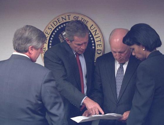 هذا ما كان يفعله الرئيس بوش خلال هجمات سبتمبر.. صور جديدة جدا صورة رقم 2