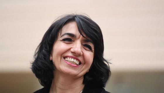 محترم آراس.. اول مسلمة تترأس برلمان ولاية المانية صورة رقم 7