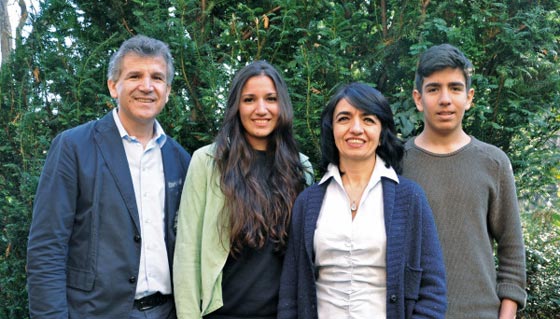 محترم آراس.. اول مسلمة تترأس برلمان ولاية المانية صورة رقم 6