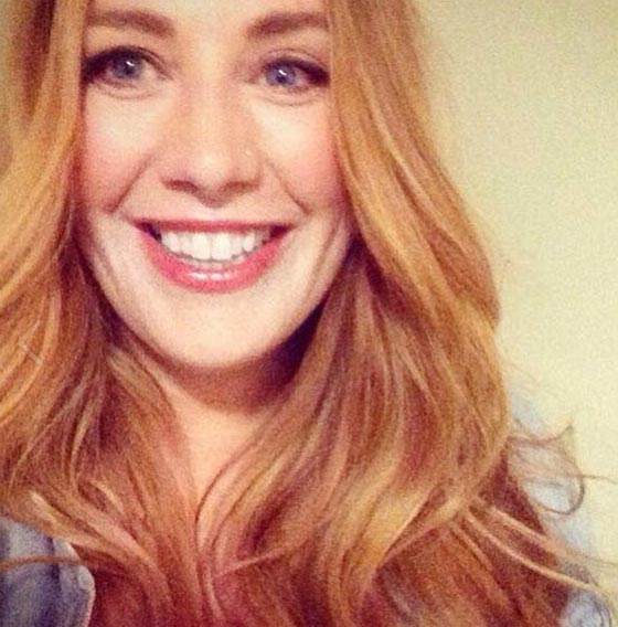 صورة مؤلمة: نادلة مجبرة على لبس الكعب العالي وقدمها تنزف دما  صورة رقم 2