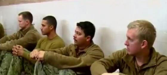  اقالة قائد زورق في البحرية الامريكية تعرض للاهانة في ايران صورة رقم 6