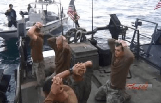  اقالة قائد زورق في البحرية الامريكية تعرض للاهانة في ايران صورة رقم 11
