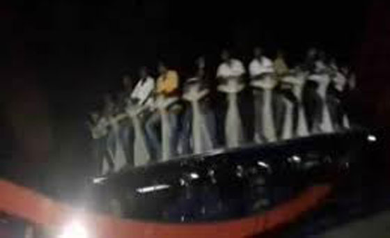 فيديو مروع.. تحطم منشأة في مدينة ملاهي وسقوط قتلى وجرحى  صورة رقم 3