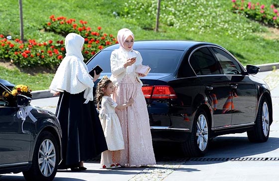 طائر بدون طيار يدخل ابنة اردوغان الى القفص الذهبي صورة رقم 5