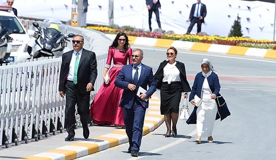 طائر بدون طيار يدخل ابنة اردوغان الى القفص الذهبي صورة رقم 7