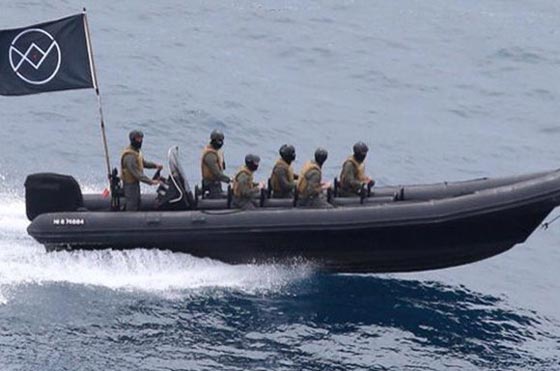 زورق داعشي يدب الرعب في فندق قرب كان الفرنسية صورة رقم 3