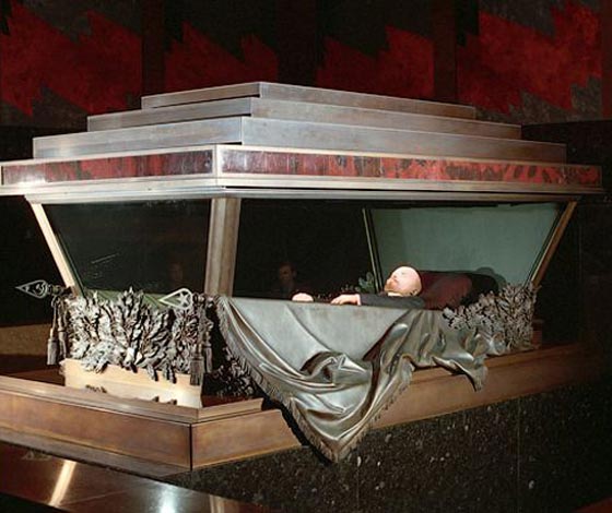 92 سنة من الحفاظ على جثمان لينين محنطا يكلف روسيا 13 مليون روبل صورة رقم 2