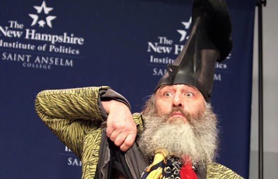 تعرف على مرشحين اكثر جنونا من ترامب.. احدهم يضع جزمة على رأسه صورة رقم 2 تعرف على مرشحين اكثر جنونا من ترامب.. احدهم يضع جزمة على رأسه صورة رقم 2