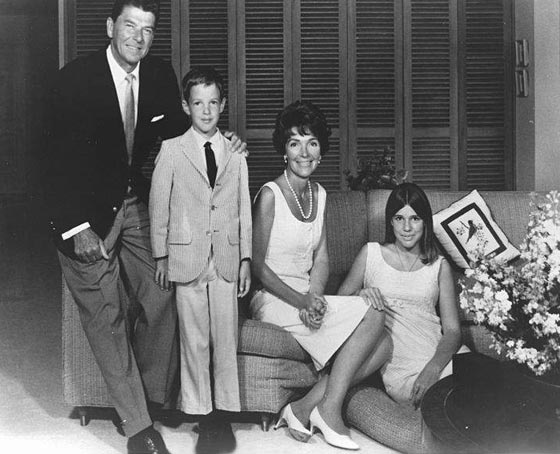 تعامل رؤساء امريكا مع ابنائهم بين التسلط عليهم وتغيير الحفاظ لهم صورة رقم 9