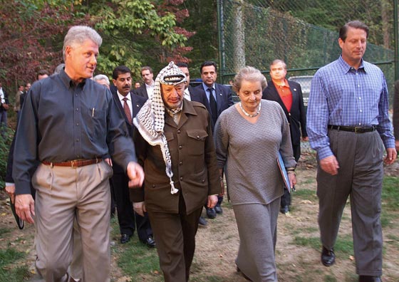 تصريحات مثيرة لكلينتون.. الفلسطينيون لم يتعاونوا معي لاقامة دولتهم صورة رقم 4