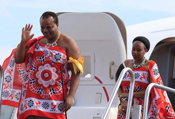 صدق او لا تصدق.. الديون تتسبب باحتجاز طائرة ملك افريقي!! صورة رقم 2