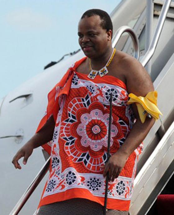 صدق او لا تصدق.. الديون تتسبب باحتجاز طائرة ملك افريقي!! صورة رقم 3