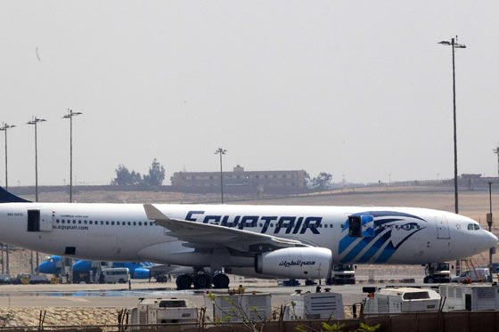 نتائج اولية.. الطائرة المصرية تحطمت في الجو بعد اندلاع حريق فيها صورة رقم 3 نتائج اولية.. الطائرة المصرية تحطمت في الجو بعد اندلاع حريق فيها صورة رقم 3