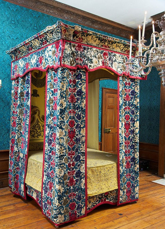 اسرار القصر البريطاني: ما الذي يجري فعلا في غرف نوم الملكات؟ صورة رقم 3