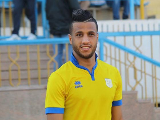 صور احمد السقا ينافس اسلام جمال في مباراة كرة قدم    صورة رقم 9