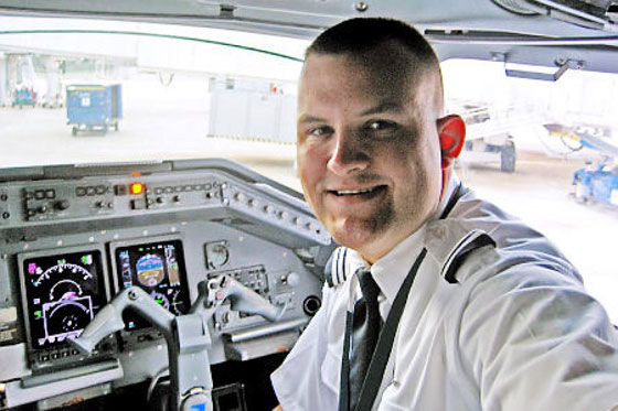 اليونان ترسل مقاتلتين لايقاظ طيارين ناما في طائرة تقل 140 راكبا صورة رقم 1