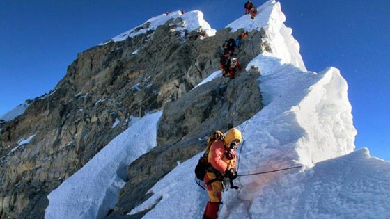 امرأة تحطم رقما قياسيا بتسلقها قمة ايفرست 7 مرات صورة رقم 1