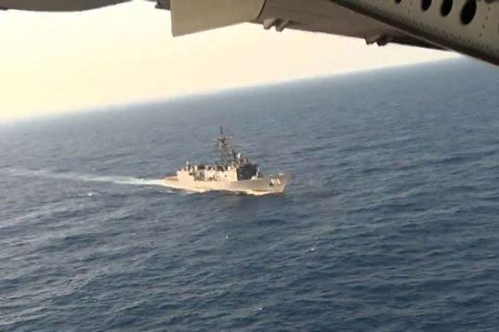 صور اولية لحطام الطائرة المصرية ومخلفات الضحايا من ركابها صورة رقم 12