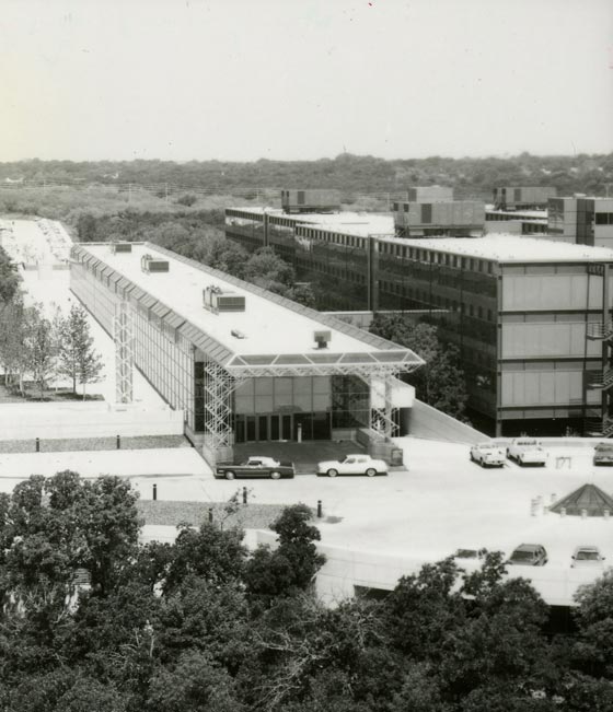 نسف المقر الرئيسي لاميركان إيرلاينز.. لهذا السبب صورة رقم 8