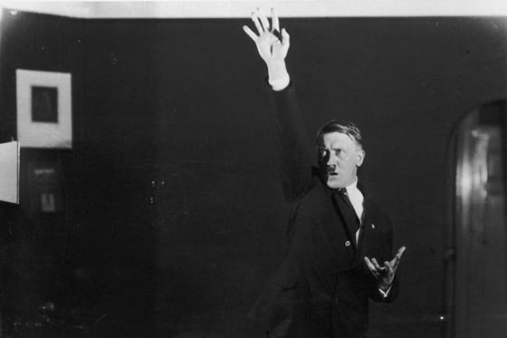 شاهد صورا سرية للفوهرر الالماني .. تنشر لاول مرة صورة رقم 3