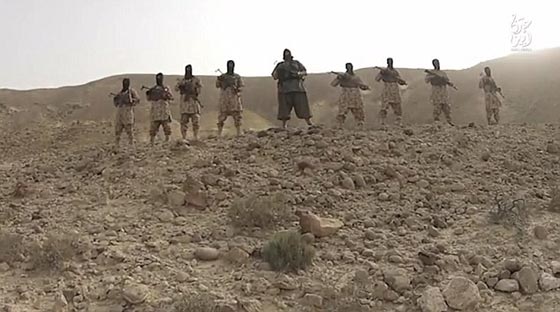 سحق رأس الضحية.. طريقة داعشية وحشية جديدة  في القتل والترهيب صورة رقم 1