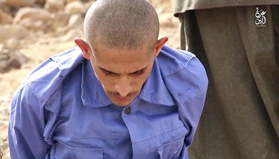 سحق رأس الضحية.. طريقة داعشية وحشية جديدة  في القتل والترهيب صورة رقم 5