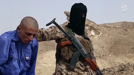 سحق رأس الضحية.. طريقة داعشية وحشية جديدة  في القتل والترهيب صورة رقم 8