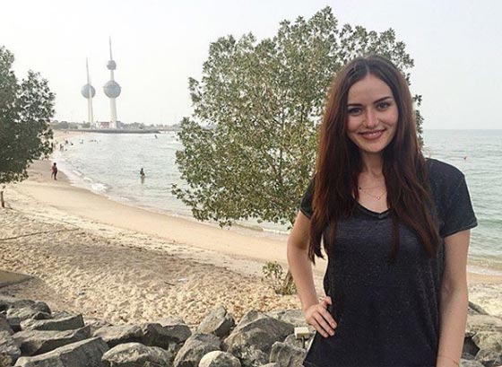 الممثل التركي بوراك أوزجيفيت في الكويت يتحدّث اللغة العربية  صورة رقم 11