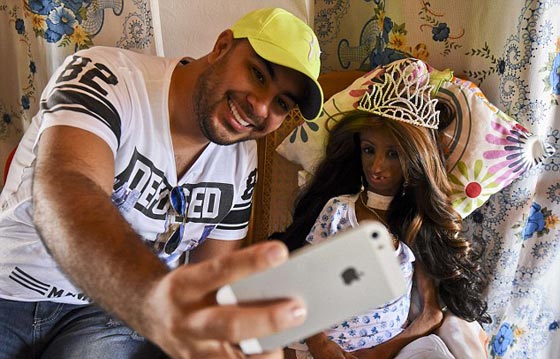 صور غريبة.. الام عمرها 35 عاما اما ابنتها فتجاوزت التسعين! صورة رقم 6 صور غريبة.. الام عمرها 35 عاما اما ابنتها فتجاوزت التسعين! صورة رقم 6