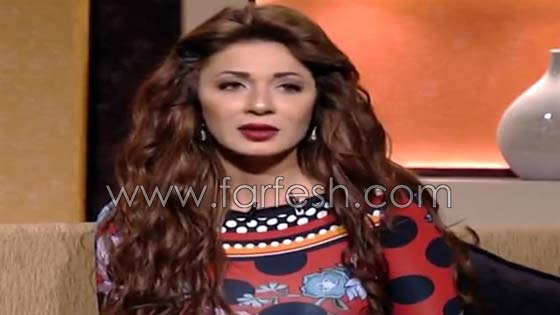 مفاجأة كبيرة للفنانة نجلاء بدر: خطيبها  يقدم لها الشبكة على الهواء صورة رقم 5