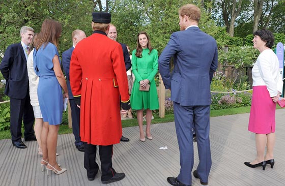 عروض الورود في جلسي تحظى بزيارة خاصة من العائلة الملكية صورة رقم 3