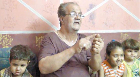 لقاء الصليب بالهلال.. بيت واحد يجمع عائلة نصفها مسلم والاخر مسيحي صورة رقم 5