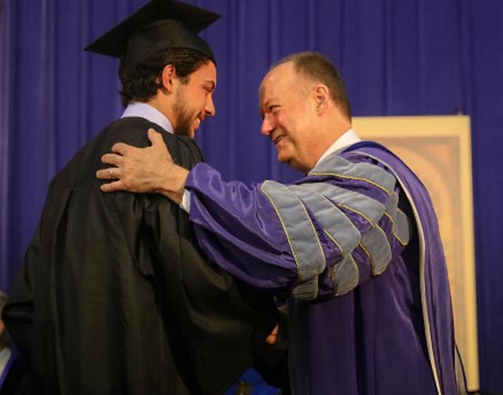 مواقع التواصل في الاردن تنشغل بسيلفي ملكي صورة رقم 3